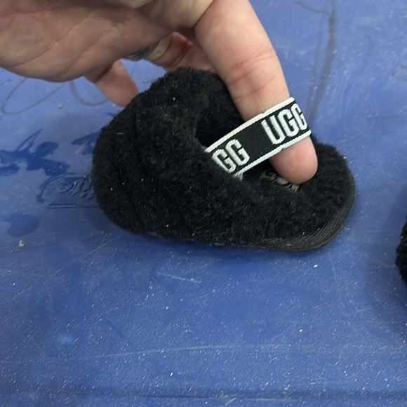 Ugg fluff yeah slides - Picture 2 of 4